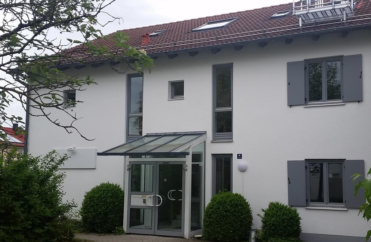 Novitel Pension Pliening - Muenchen Messe Eksteriør bilde